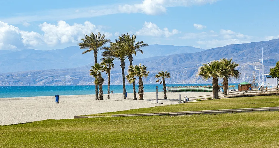Zdjęcie Playa de la urbanización de Roquetas: todo lo que necesitas saber