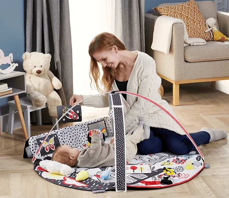 r&oacute;żne rodzaje mat edukacyjnych sensoryczna piankowa z pałąkami