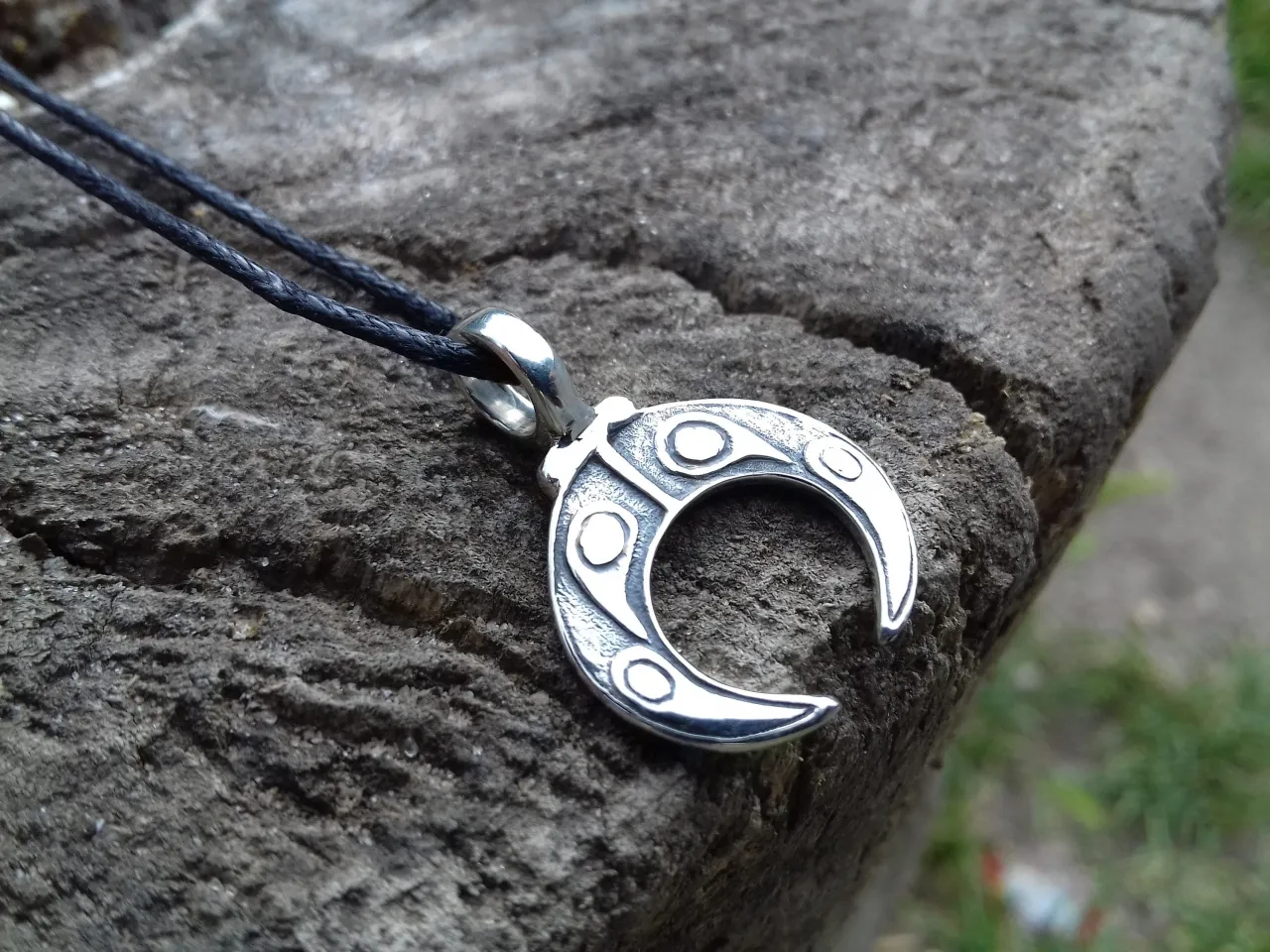 lunula słowiańska biżuteria