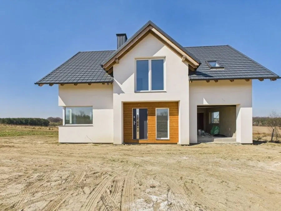 Dom w stanie deweloperskim z ociepleniem