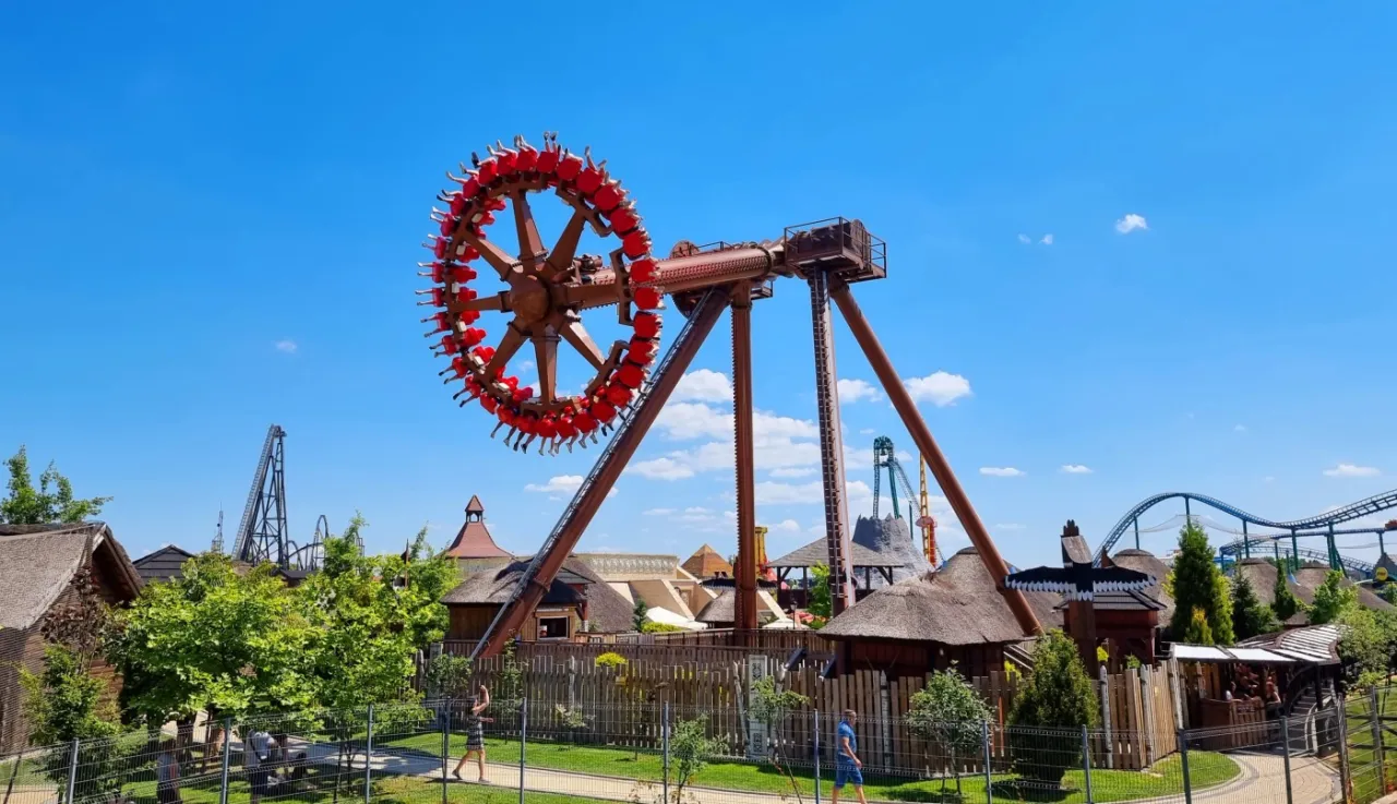 Hyperion Energylandia tematyzacja kosmiczna