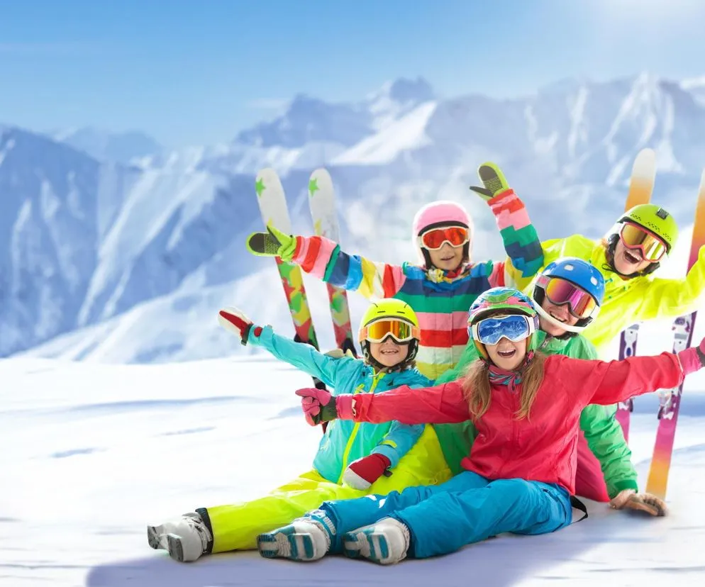 schemat budowy kombinezonu zimowego dla dziecka