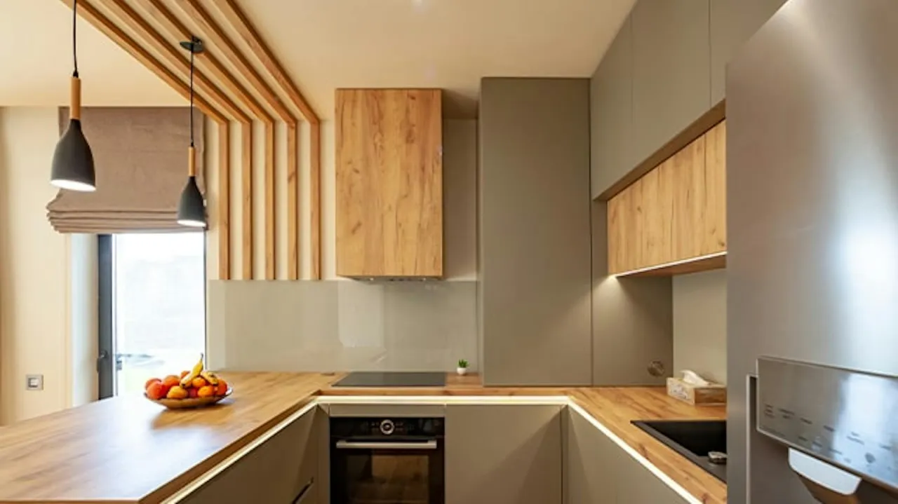 Drewniany blat kuchenny ze zlewem, nowoczesna kuchnia