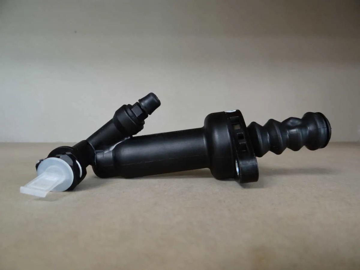 wymiana pompy sprzęgła