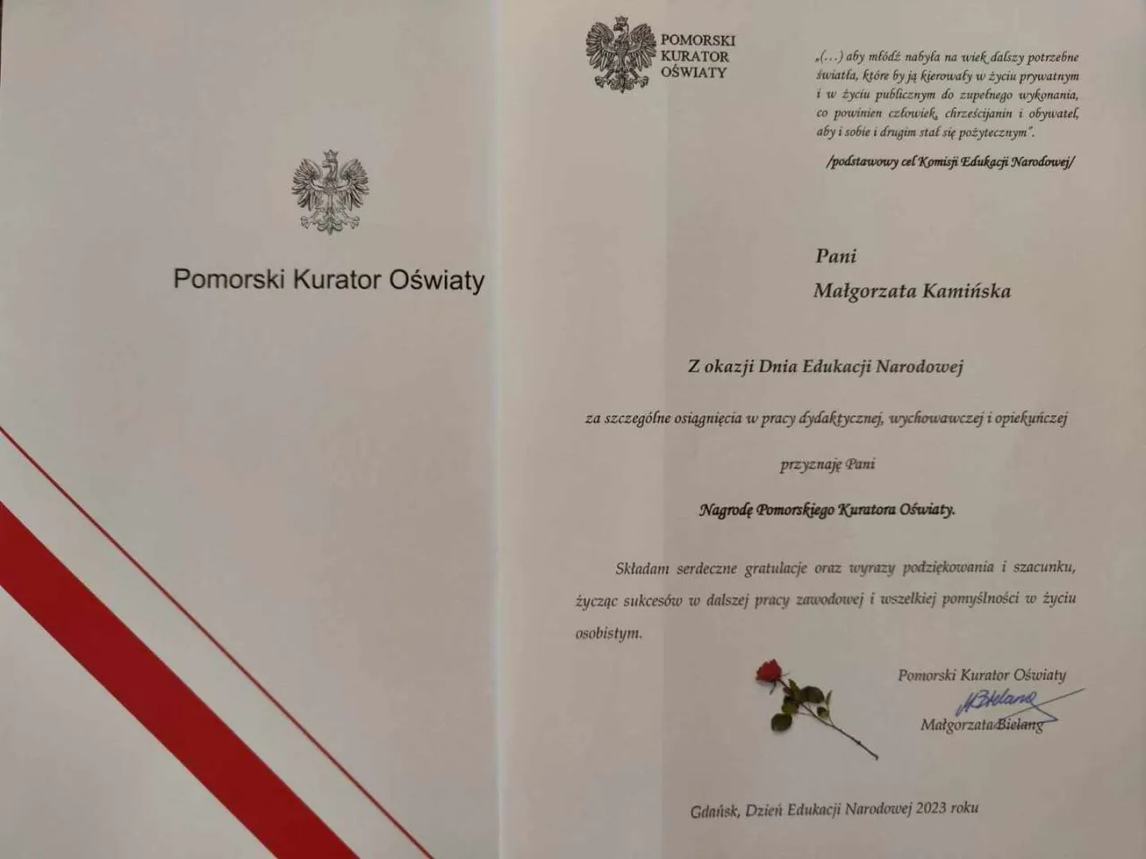 Zdjęcie Ile wynosi nagroda kuratora oświaty? Odkryj jej wartość i zasady