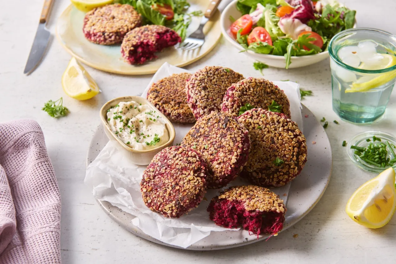 kolorowe kotlety warzywne z soczewicy ciecierzycy buraka