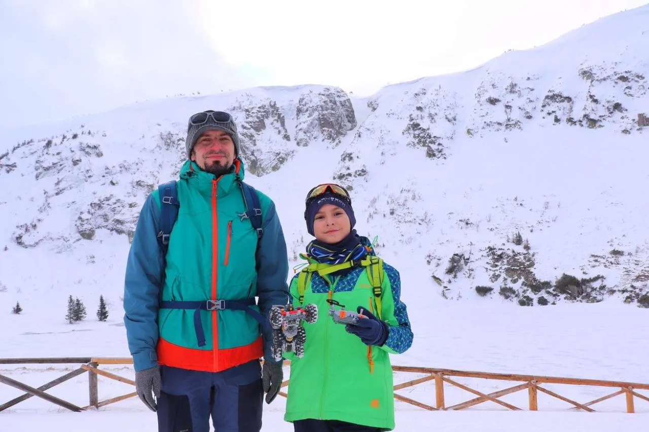 Turysta zimą Karkonosze wyposażenie