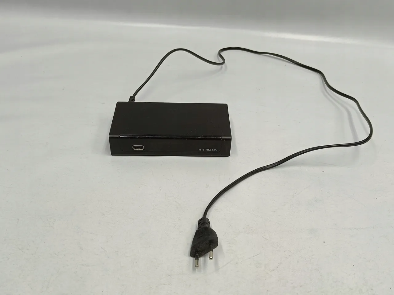 Dekoder STB T90 Lite wygląd i złącza