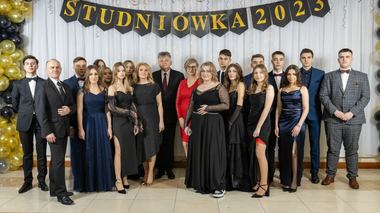 Studniówka bal maturalny zdjęcia