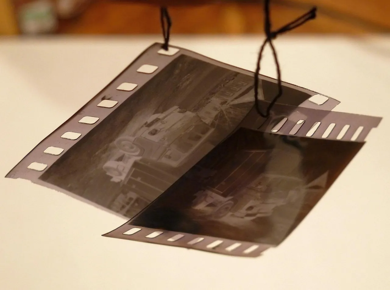 Wywoływanie zdjęć z kliszy analogowej