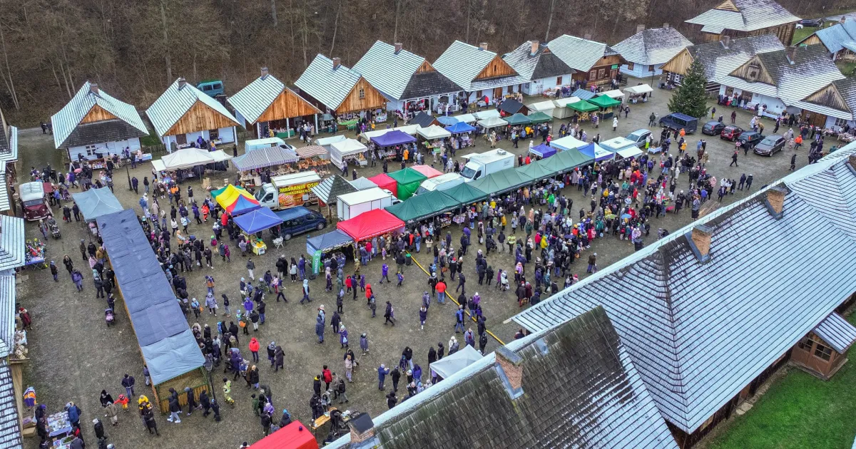 Jarmark Sanok Skansen tłumy rzemiosło
