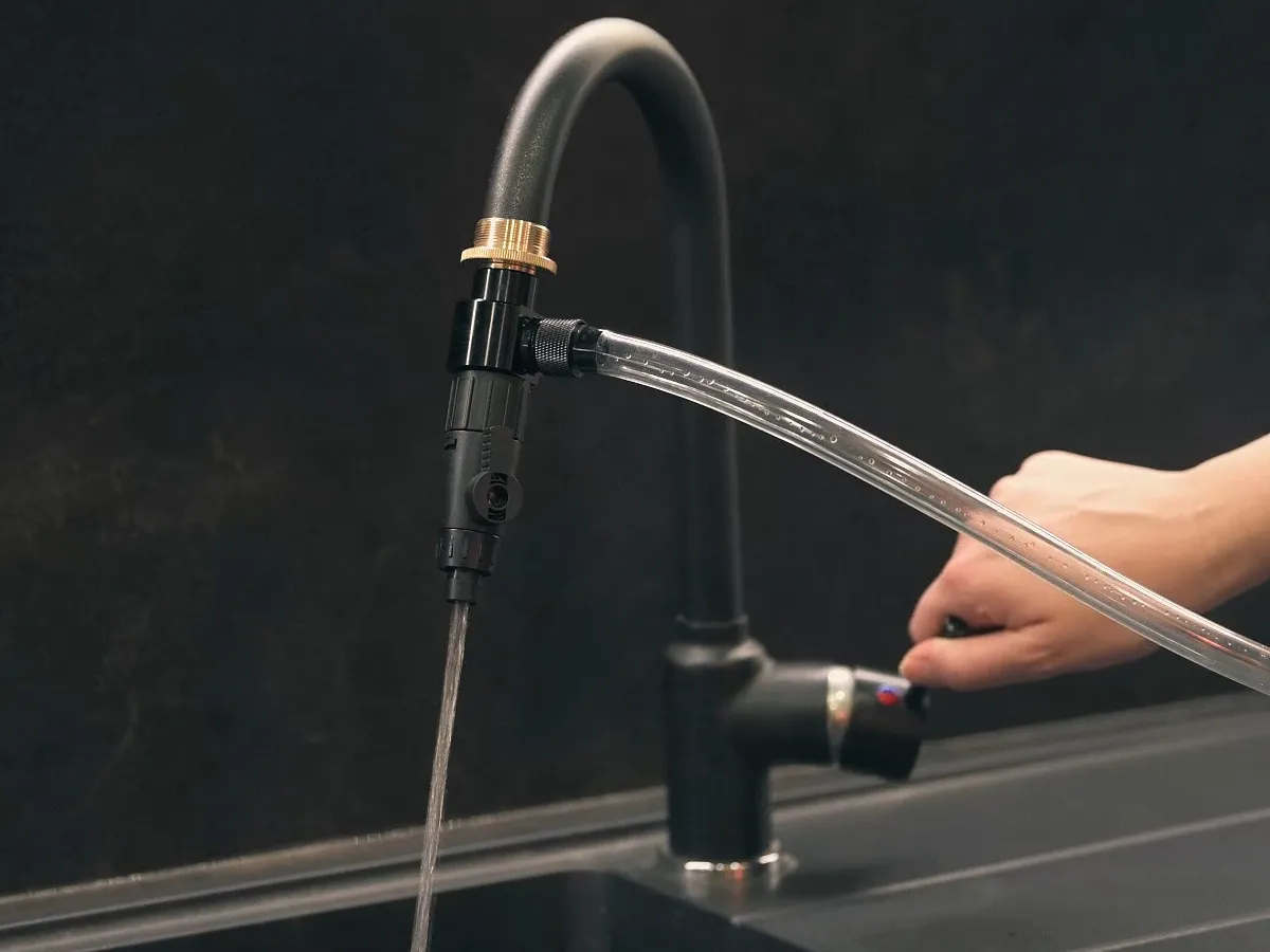 Niezbędne narzędzia do podmiany wody w akwarium