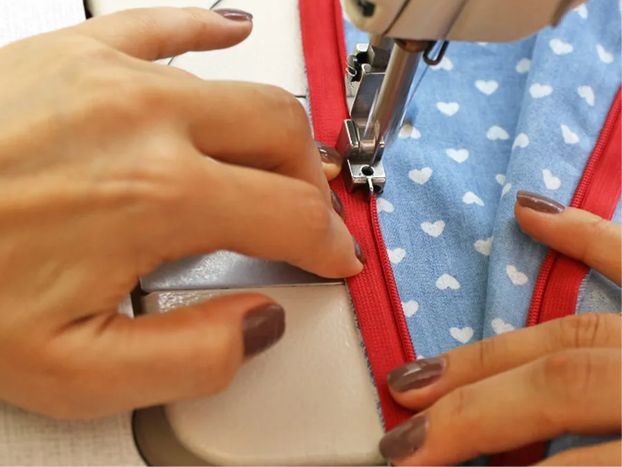 wszywanie zamek kryty stopka