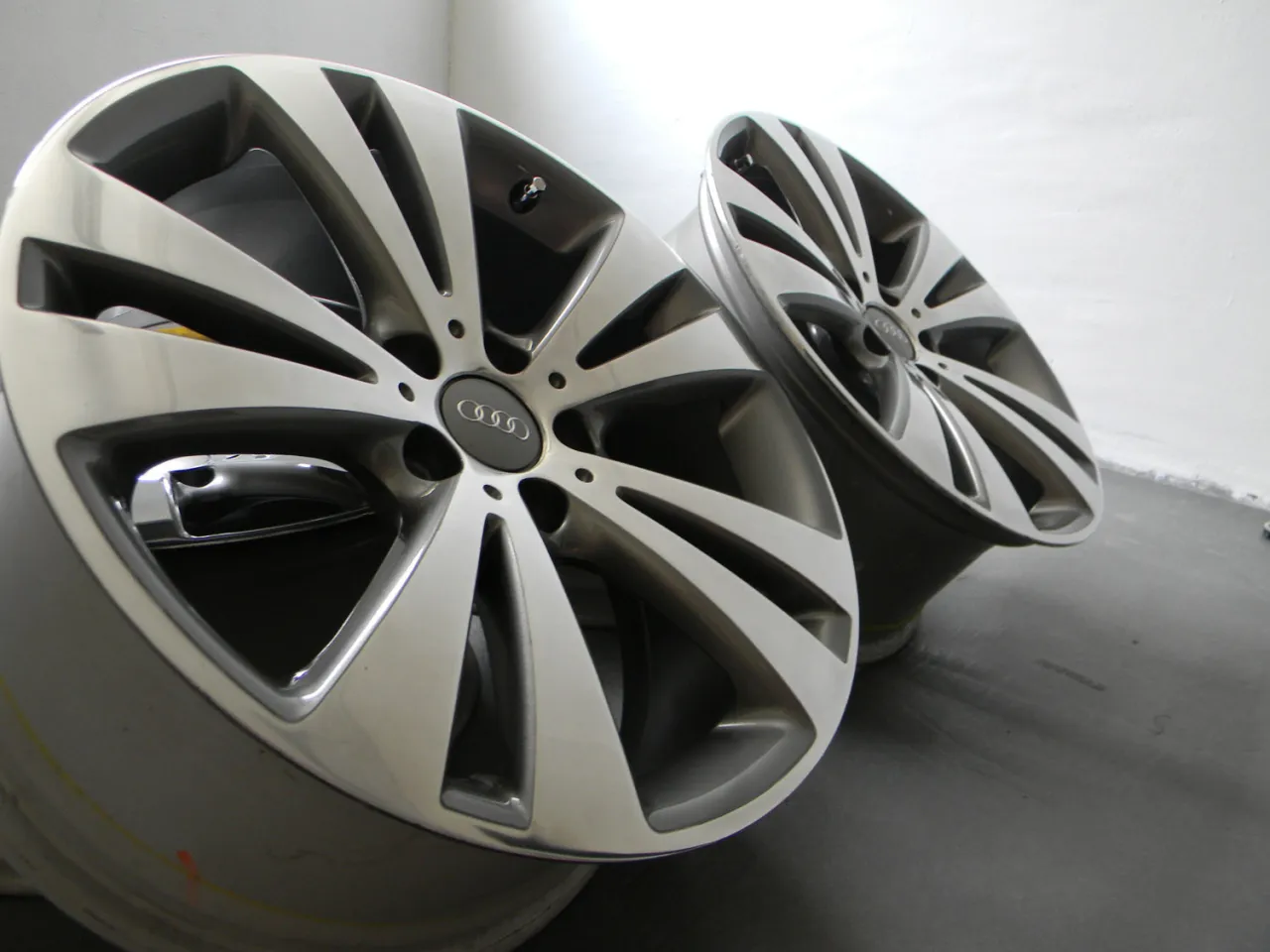 polerowane felgi aluminiowe, malowanie proszkowe felg