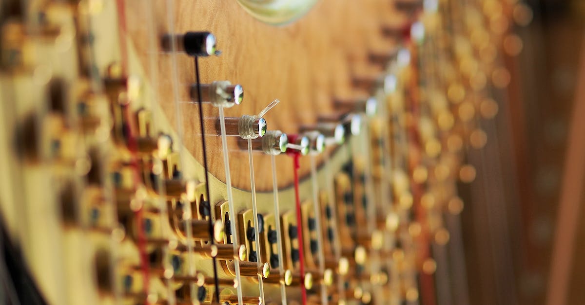Strój instrumentów smyczkowych - jak poprawnie naciągnąć?