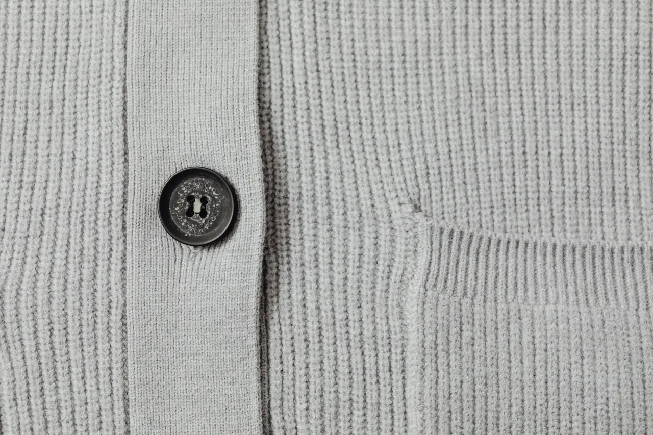 Rozciągnięta dzianina podczas szycia