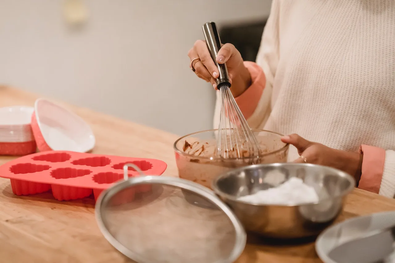 Zdjęcie Jak używać silikonowych foremek do muffinek, by uniknąć przywierania?