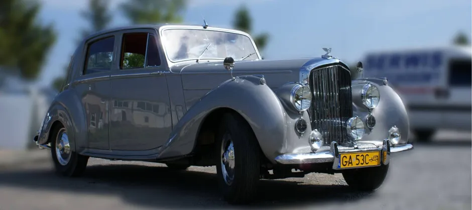 kolorowe samochody ślubne, limuzyny, sportowe, zabytkowe