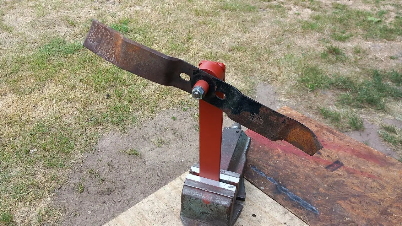 domowe wyważanie noża kosiarki gw&oacute;źdź wyważarka