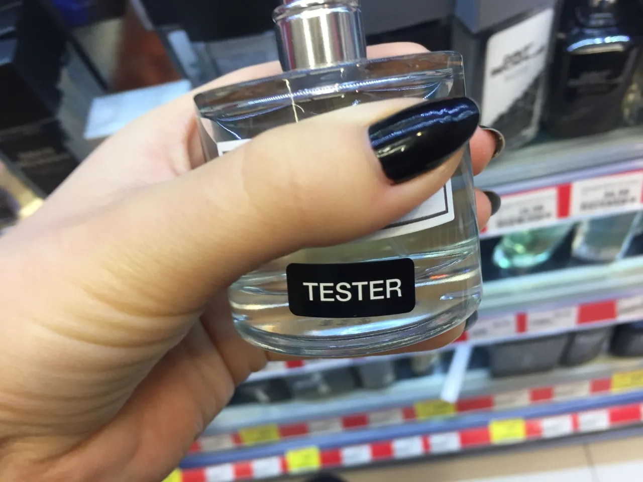 Tester perfum opakowanie vs produkt pełnowartościowy