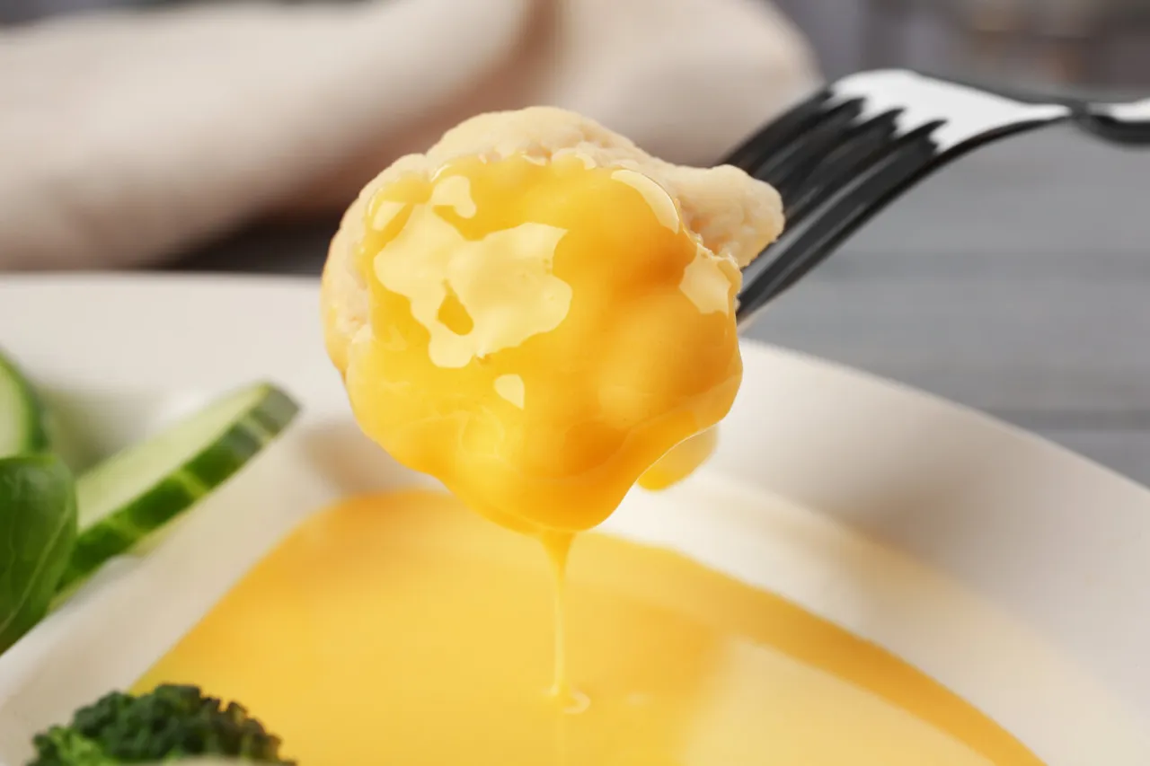 wegański sos czosnkowy z nerkowców zastosowania do potraw