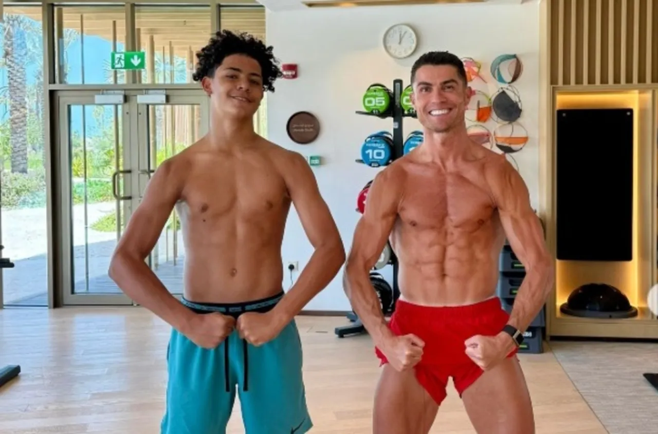 Cristiano Ronaldo Jr i Cristiano Ronaldo razem wzrost por&oacute;wnanie