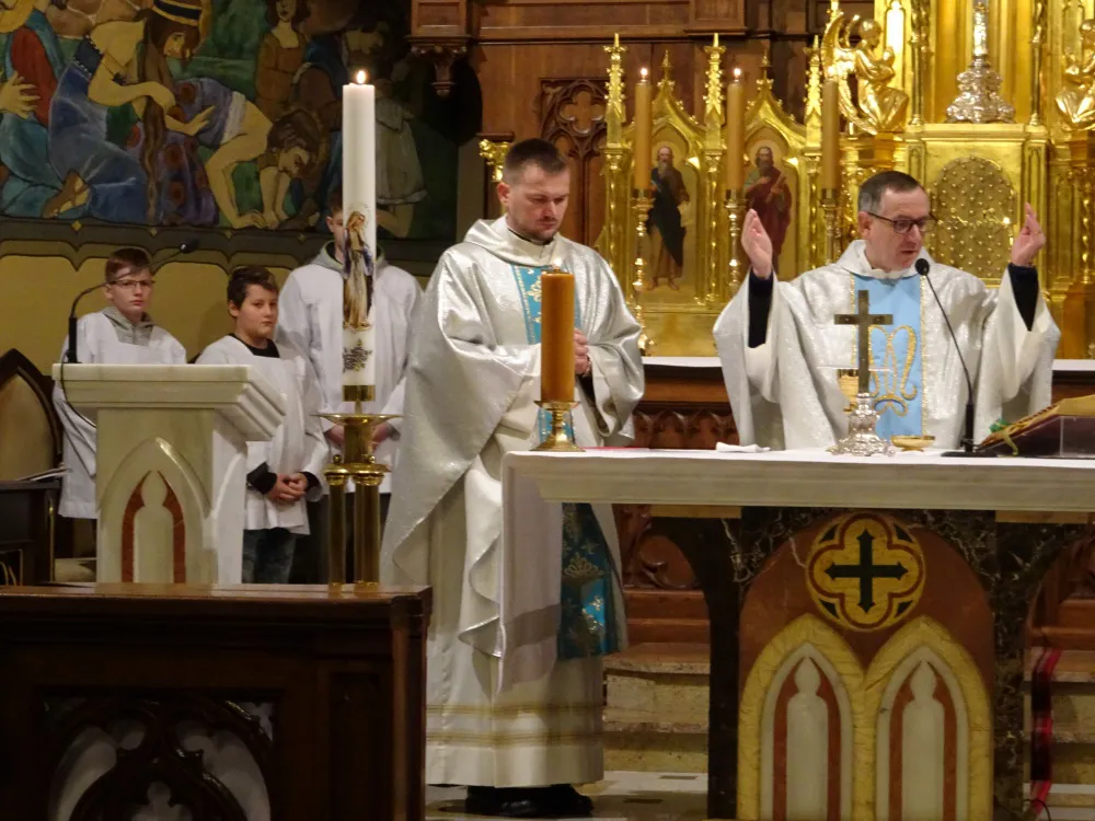 Zdjęcie Kiedy są roraty w kościele? Sprawdź harmonogram i godziny mszy