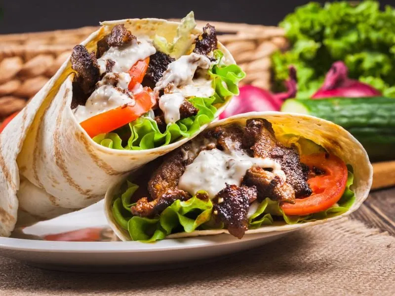 Zdjęcie Ile kalorii ma kebab z frytkami? Sprawdź, co naprawdę jesz