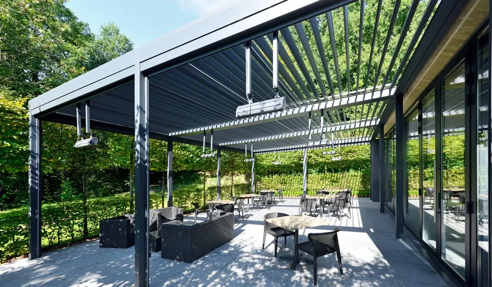Zdjęcie Ile kosztuje pergola tarasowa? Zobacz ceny i porównania materiałów
