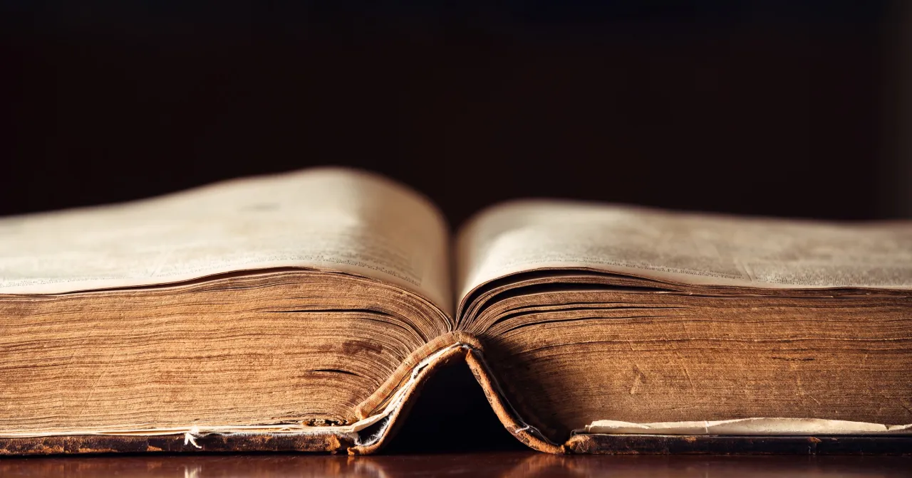 Zdjęcie Jak powstał stary i nowy testament? Niezwykłe historie i procesy tworzenia