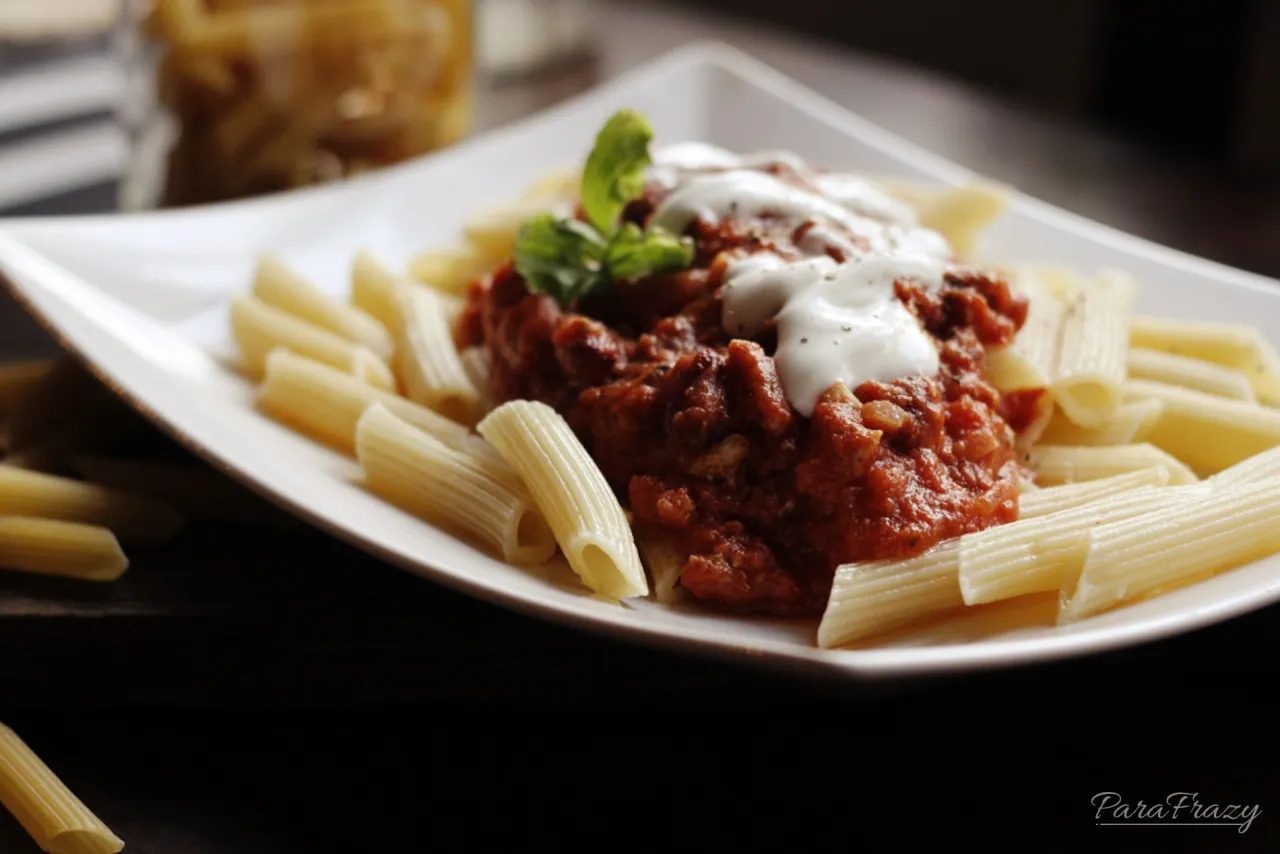 Zdjęcie Chili con Carne z makaronem: Tradycyjne danie z twistem
