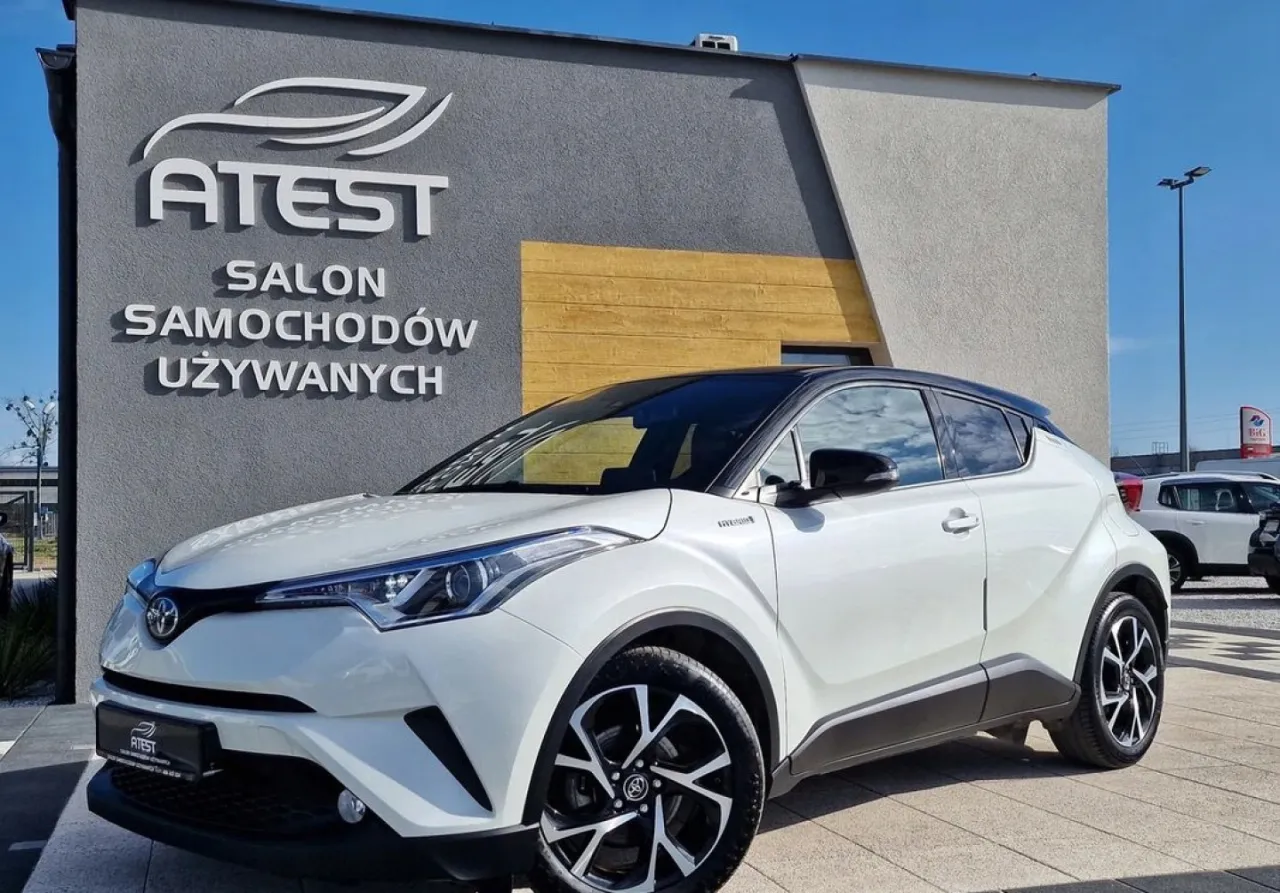 Zdjęcie Ile kosztuje Toyota hybryda? Ceny, porównania i oferty promocyjne
