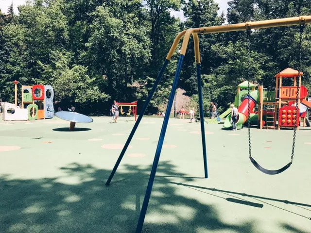 Zdjęcie Plac Wilsona plac zabaw czy jest otwarty? Sprawdź godziny zimą