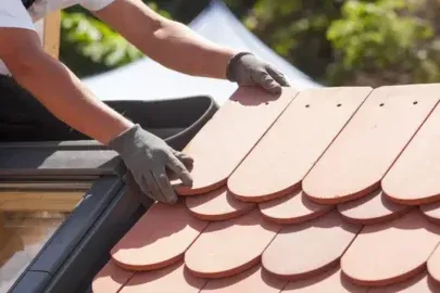 Zdjęcie Jak układać dachówkę ceramiczną bez błędów i zbędnych kosztów