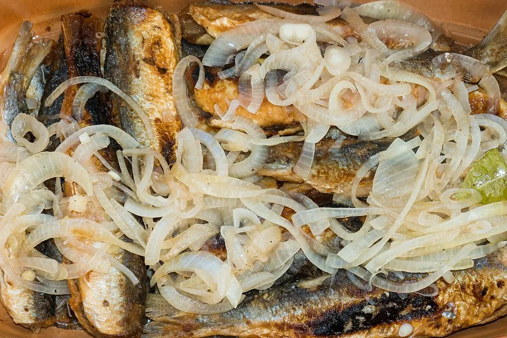 Zdjęcie Jak zrobić zalewę octową do ryby, aby zachować jej świeżość i smak