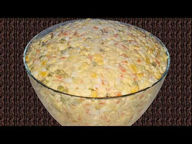 Zdjęcie Jabłko w sałatce jarzynowej: Dylemat? Rozwiązujemy go smakiem!