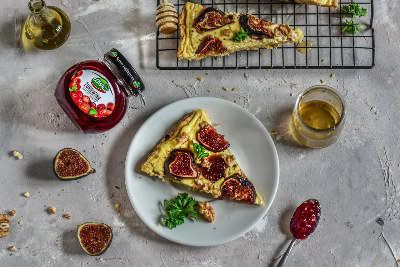 Zdjęcie Jak przygotować pyszną tartę z figami i kozim serem w prosty sposób