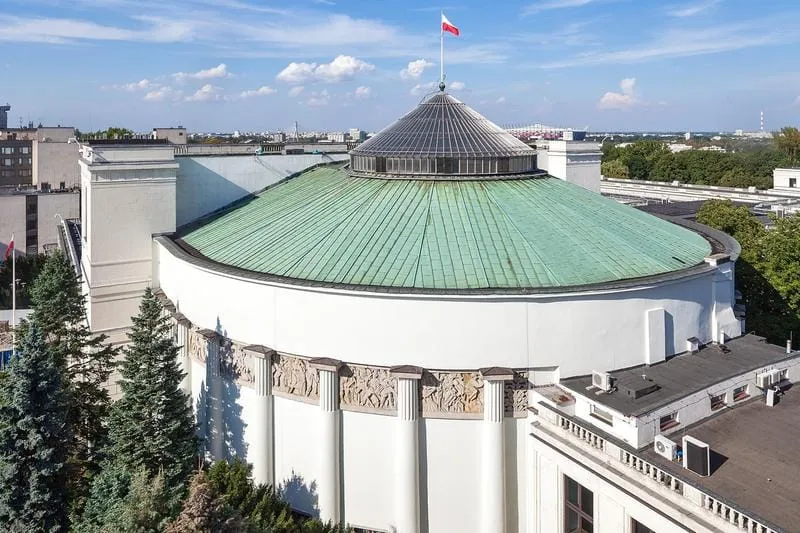 Zdjęcie Czy senat jest potrzebny? Analiza jego roli i wpływu na Polskę