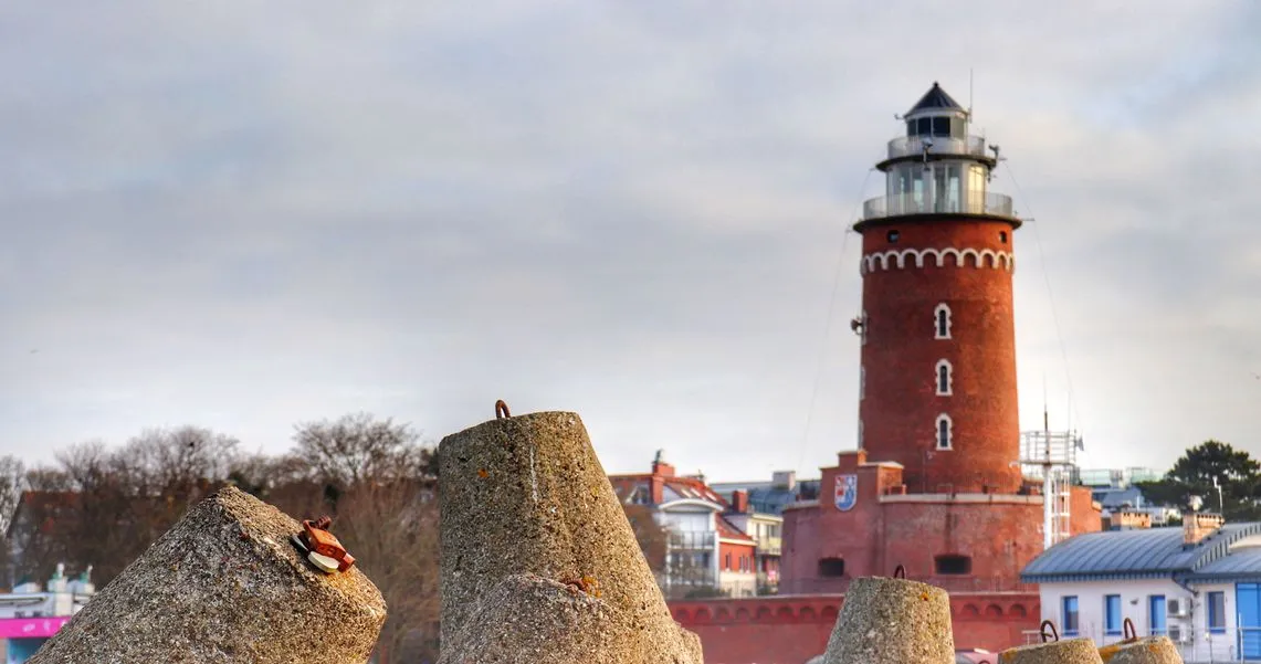 Zdjęcie Ile schodów ma latarnia w Kołobrzegu? Zaskakujące fakty o niej