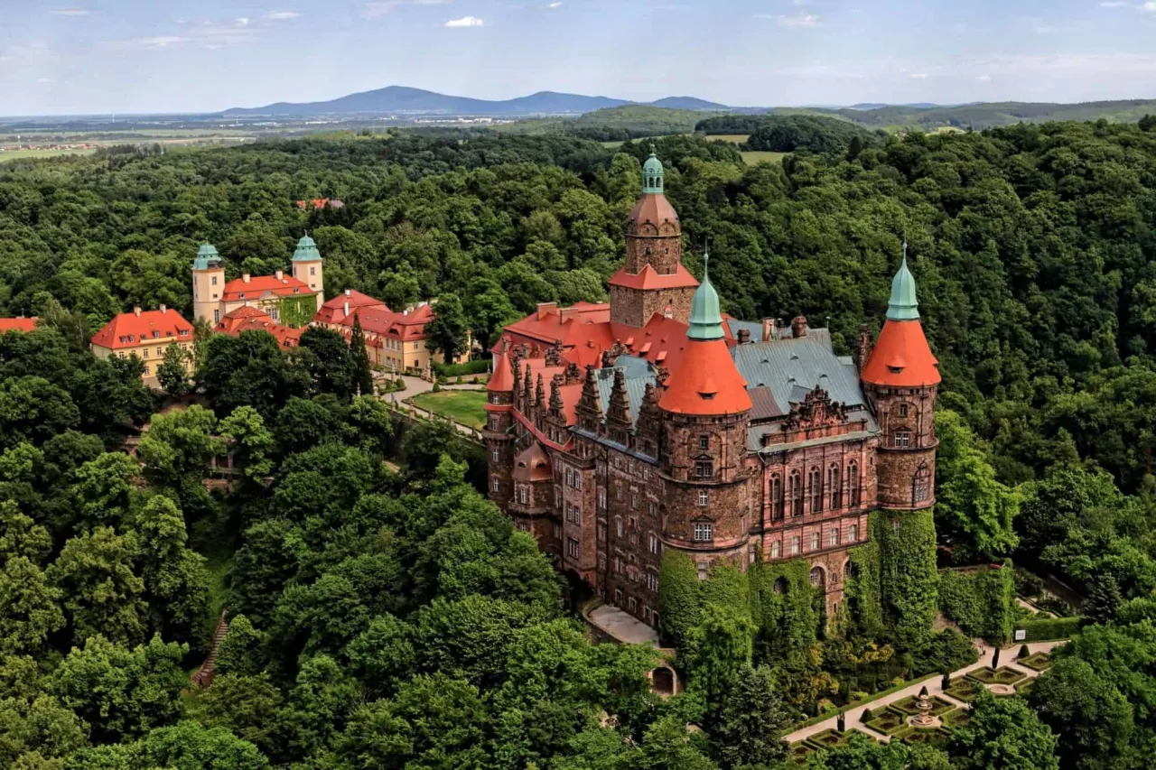 Zdjęcie Zamek w Książ: Historia, tajemnice i atrakcje, które musisz poznać