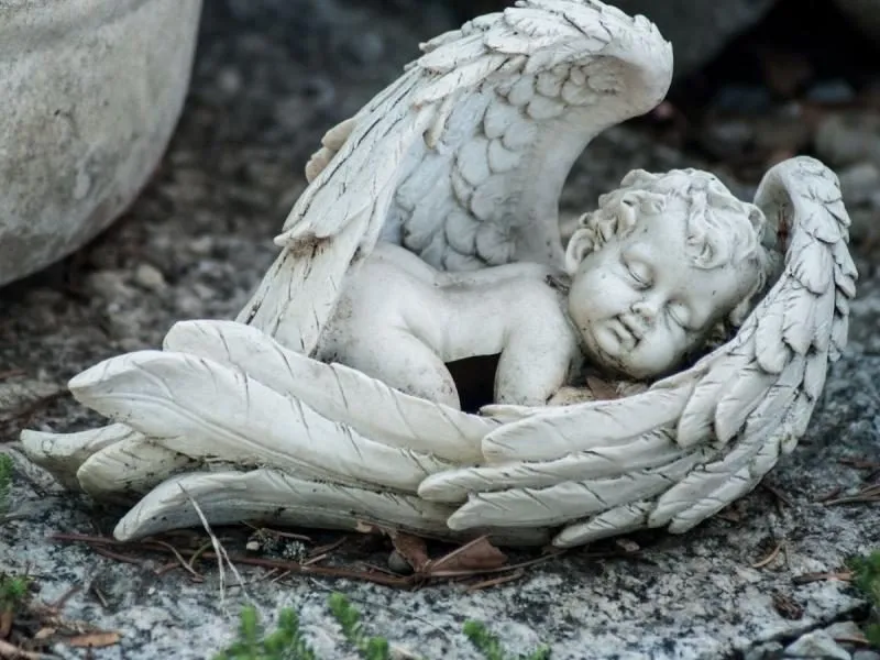 Zdjęcie Sennik śmierć osoby która już nie żyje - co naprawdę oznacza ten sen?