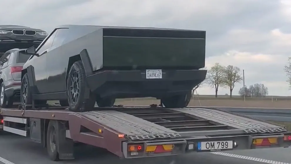 Zdjęcie Ile kosztuje Tesla Cybertruck w Polsce? Ceny i ukryte koszty importu