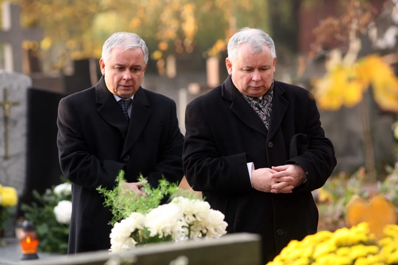 Zdjęcie Kim jest ojciec Jarosława Kaczyńskiego? Niezwykła historia Rajmunda