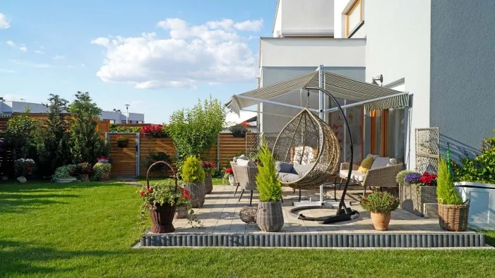 Zdjęcie Jak stworzyć piękną aranżację donic wokół tarasu: 5 prostych kroków