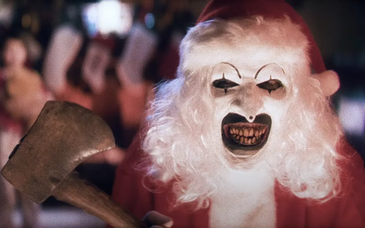 Zdjęcie Terrifier 3: brutalność i fabuła – czy warto poświęcić czas na ten film?