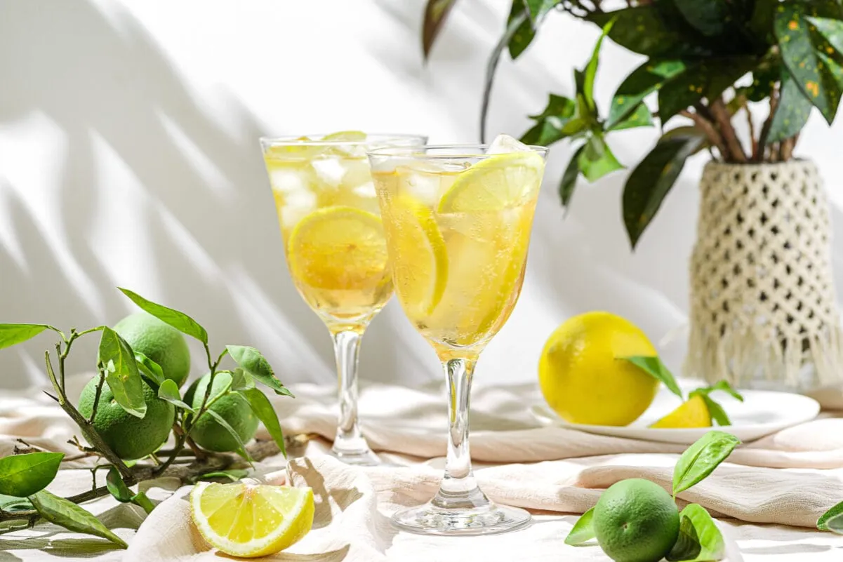 Zdjęcie Proste i wyjątkowe drinki z wódką cytrynową – przepisy i inspiracje na każdą okazję
