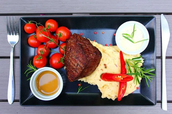 Zdjęcie Gdzie zjeść w Częstochowie? Odkryj najlepsze restauracje na każdą okazję