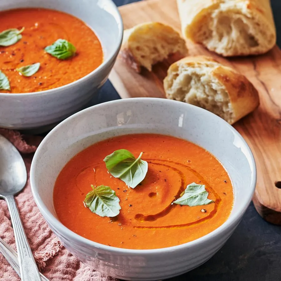 Zdjęcie Recette de soupe tomate fraîche : un goût irrésistible et réconfortant