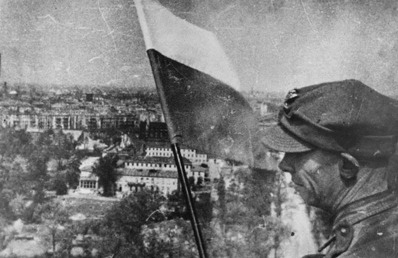 Zdjęcie Dlaczego biało czerwona flaga ma tak głębokie znaczenie dla Polski?