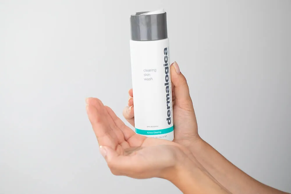 skuteczna pielęgnacja cery trądzikowej, dwuetapowe oczyszczanie